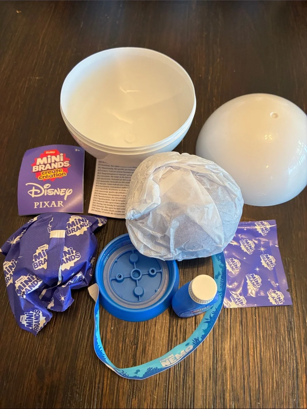 Finding Nemo Finding Dory Mini Brands Snowglobe